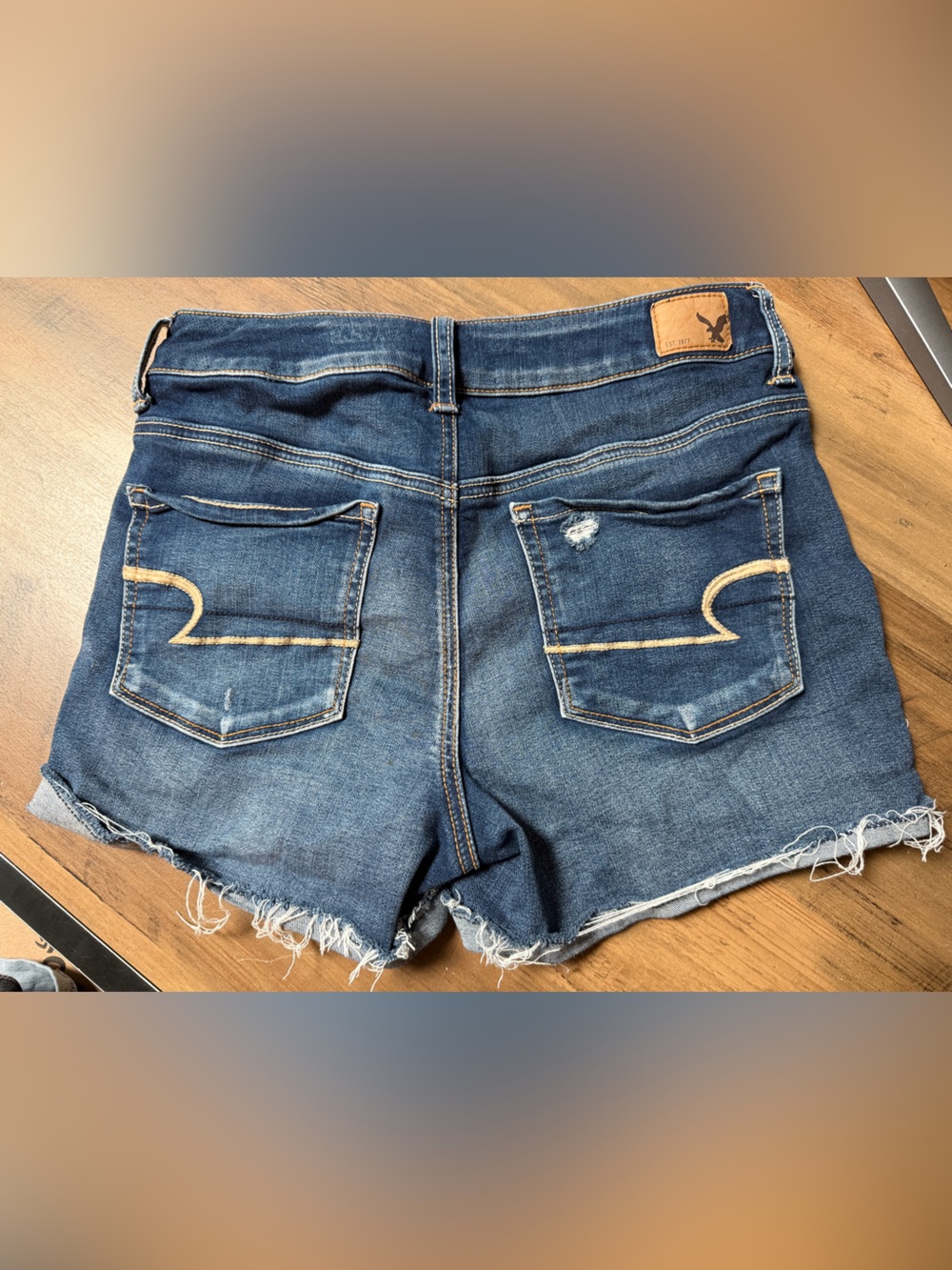 American Eagle Super Stretch Distressed Denim Shorts | Women’s Size 8 | Raw Hem
